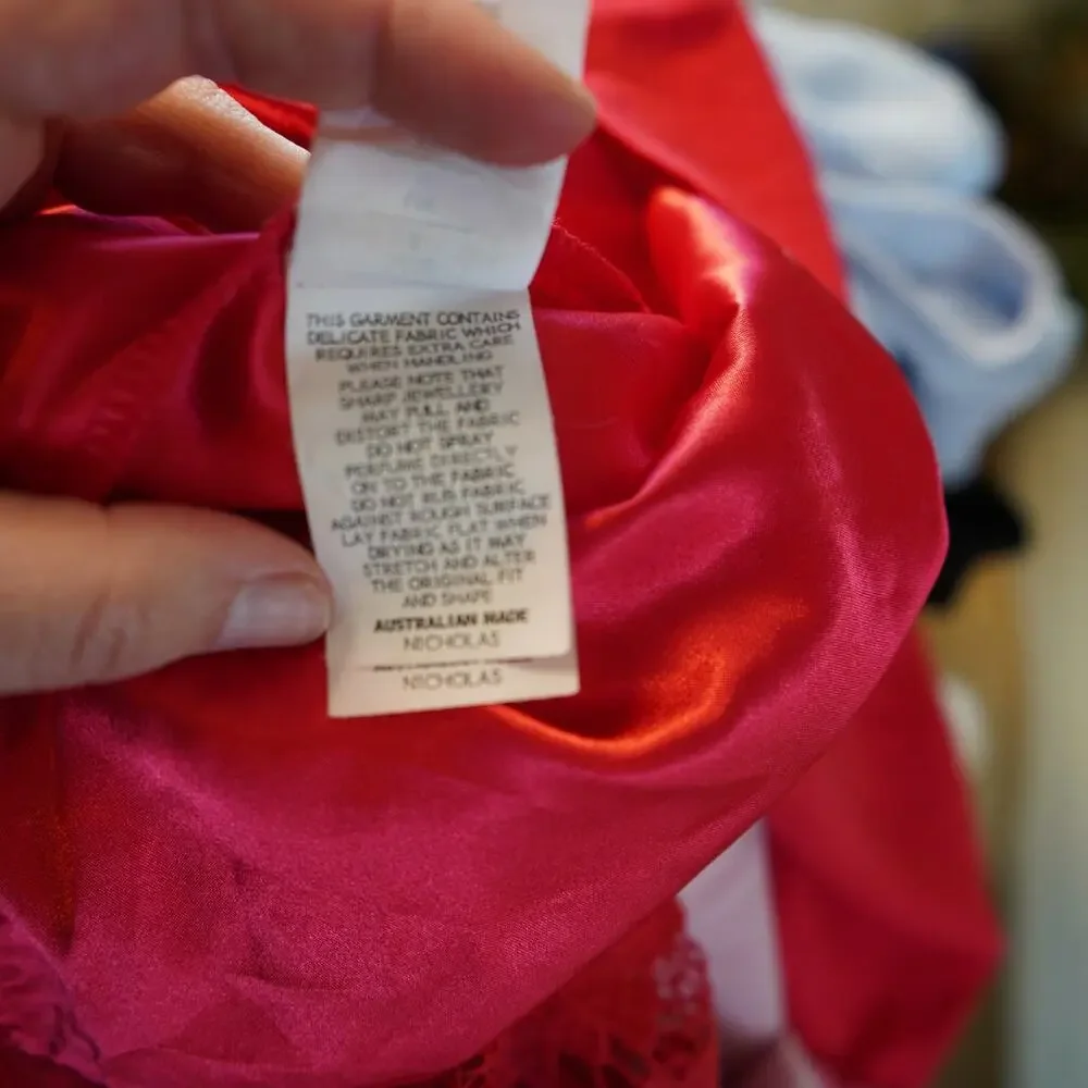 Elegant Red Lace Midi Dress NICHOLAS - Picture 9 of 14